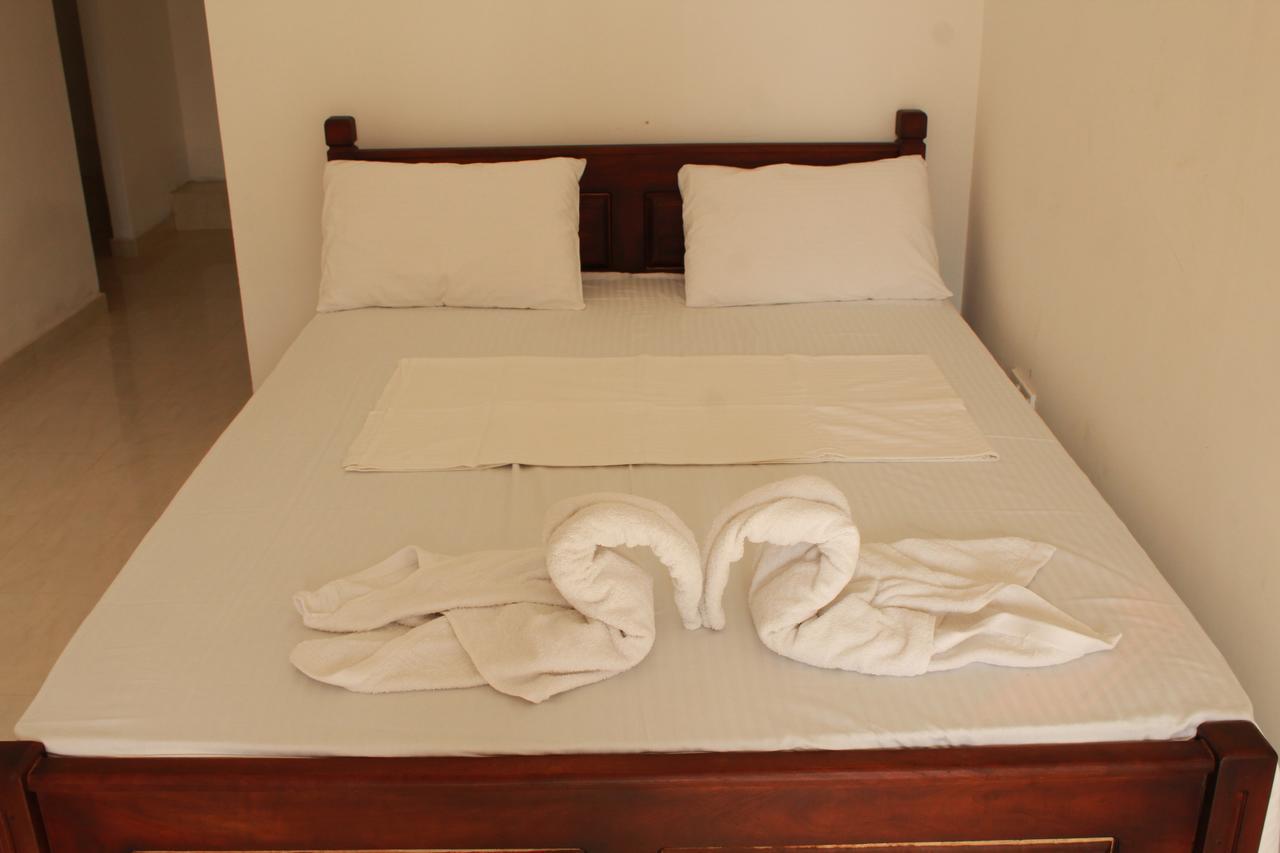 Pearl City Hotel Tissamaharama Buitenkant foto