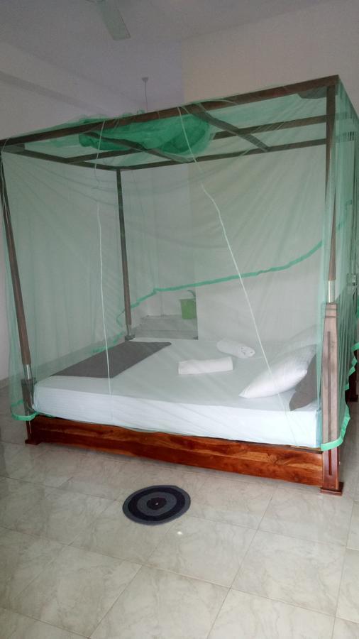 Pearl City Hotel Tissamaharama Buitenkant foto