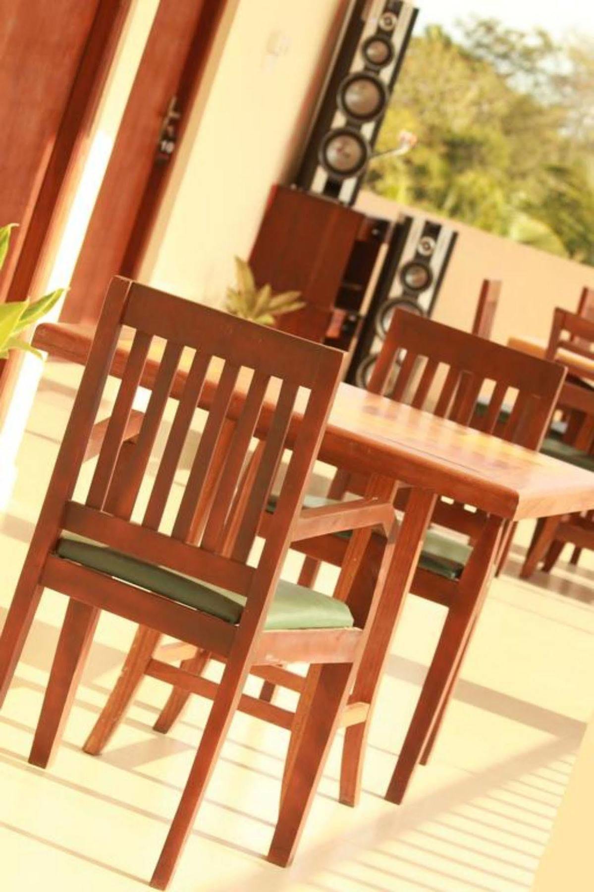 Pearl City Hotel Tissamaharama Buitenkant foto