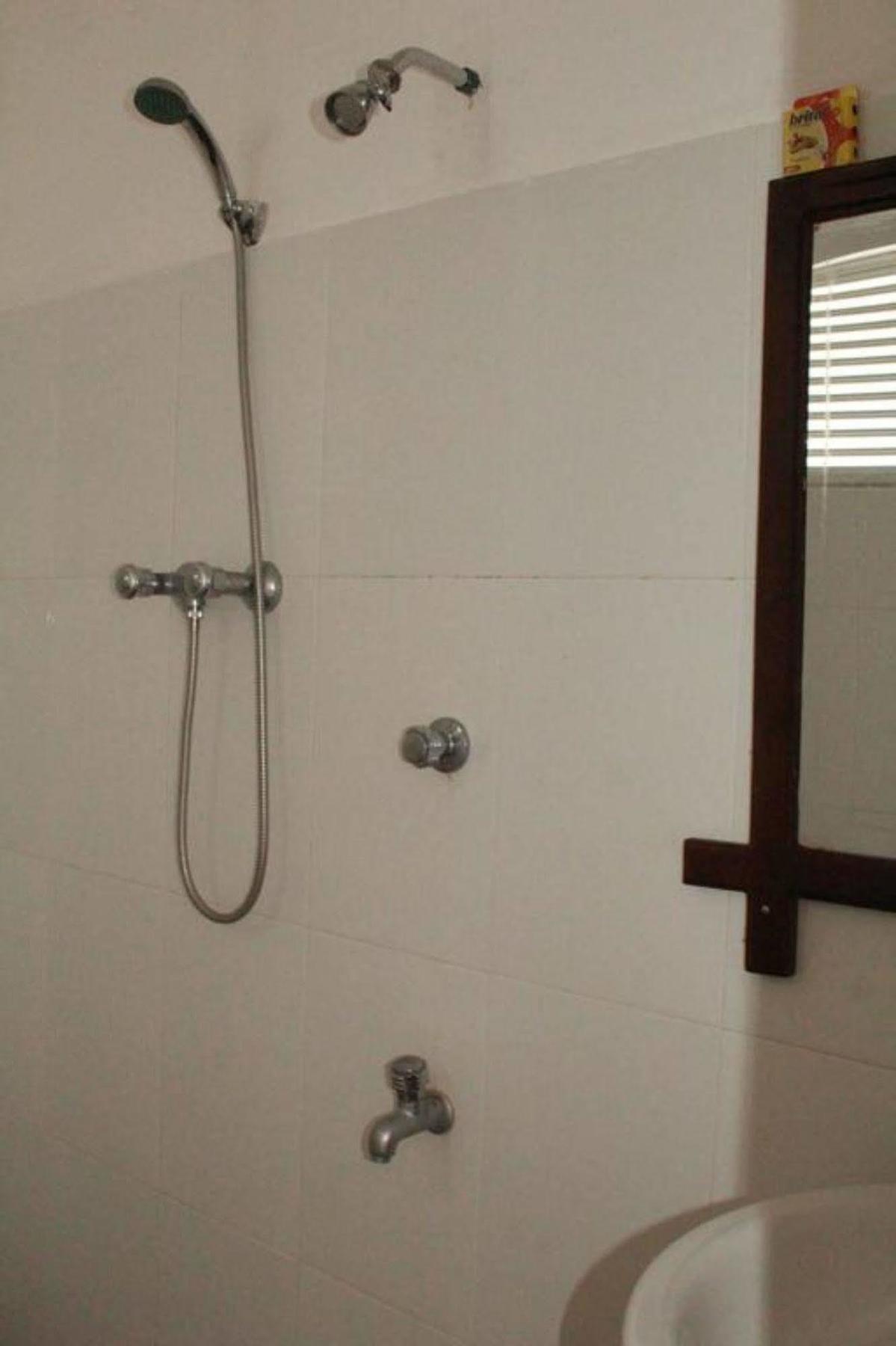 Pearl City Hotel Tissamaharama Buitenkant foto