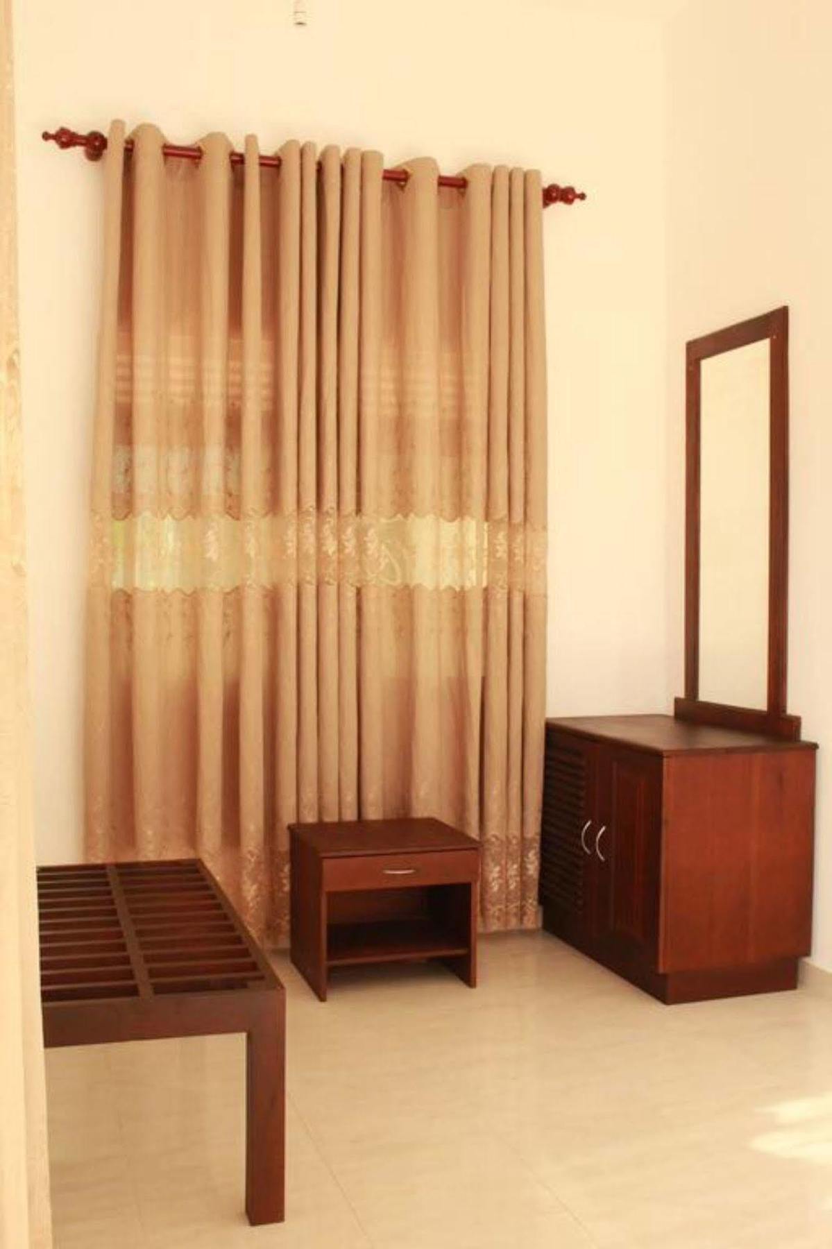 Pearl City Hotel Tissamaharama Buitenkant foto